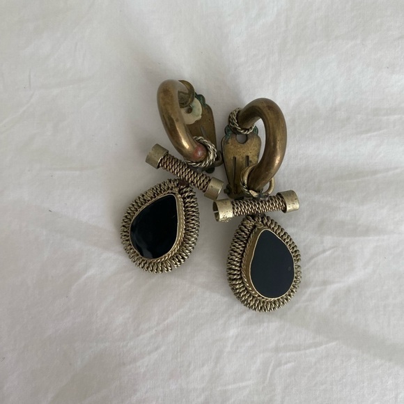 Vintage- Gold and Black Enamel Clip on Earrings - Picture 1 of 3